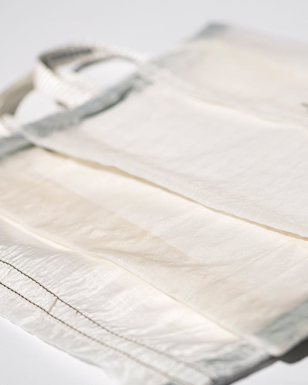 Vintage Parachute Tissue Cover White