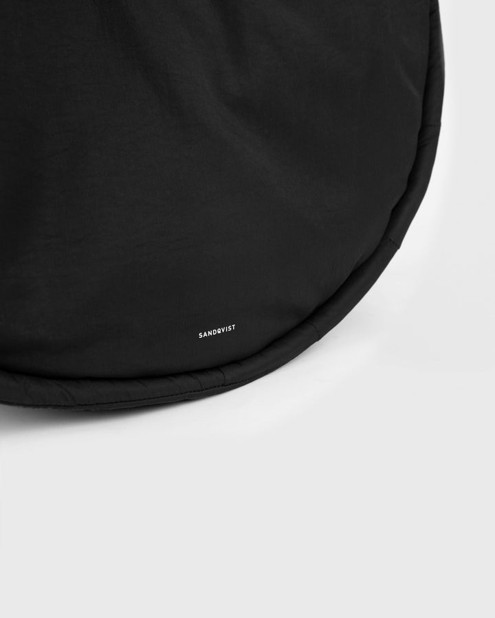 CURVE Half Moon Bag Black