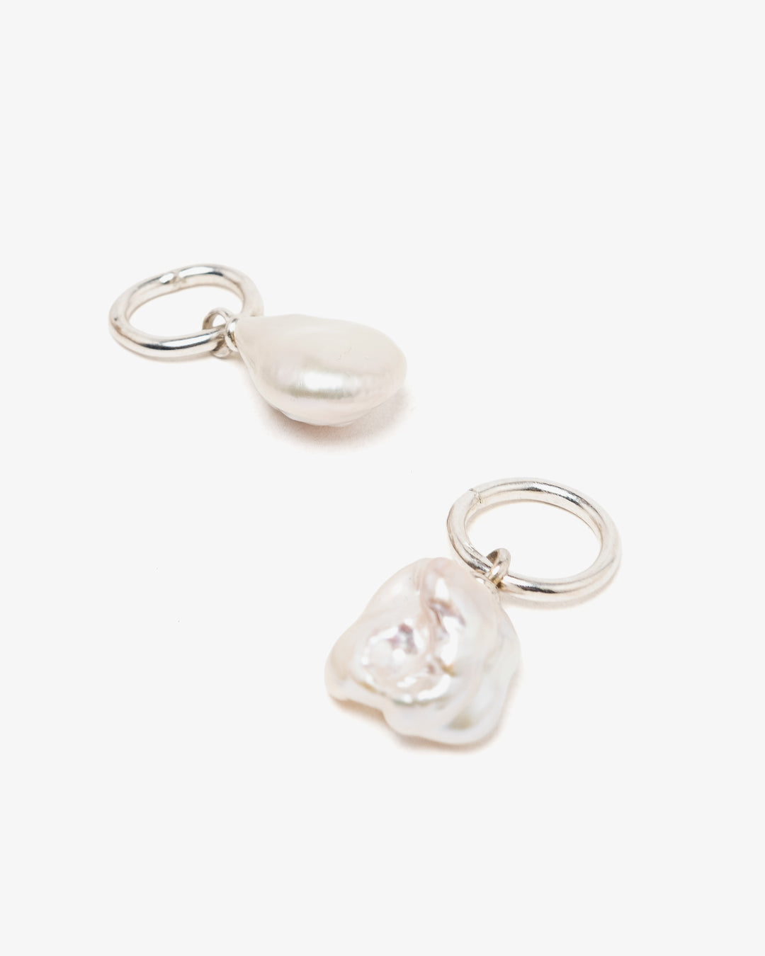 Sara Roegiers Baroque Pearl Hanger Medium