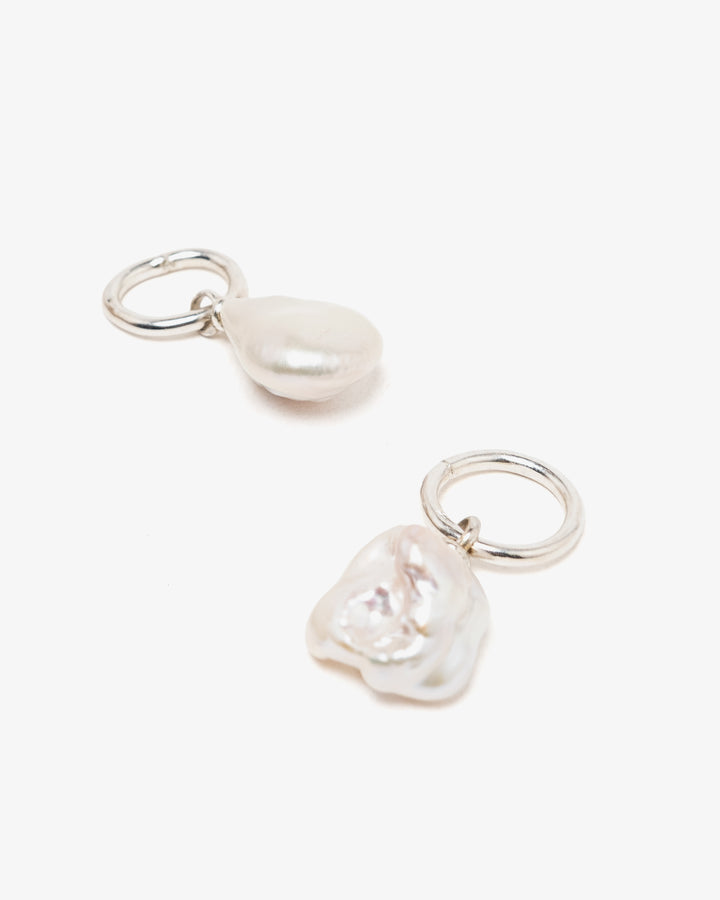 Sara Roegiers Baroque Pearl Hanger Medium