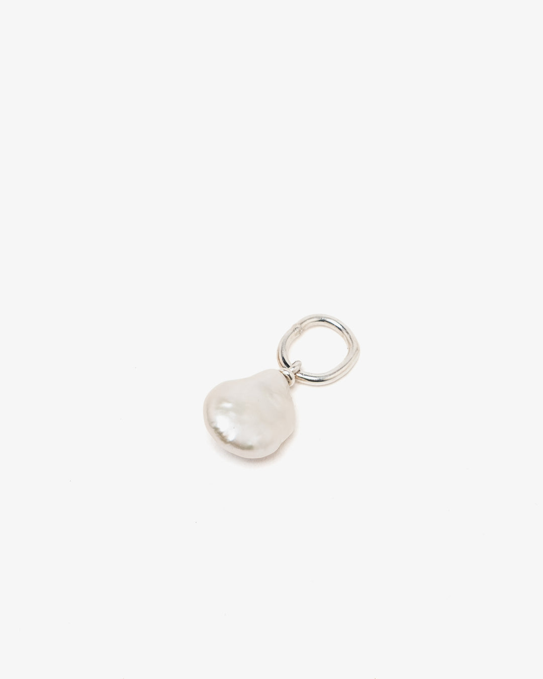 Sara Roegiers Baroque Pearl Hanger Medium