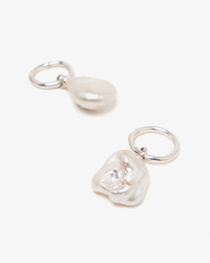 Sara Roegiers Baroque Pearl Hanger Medium