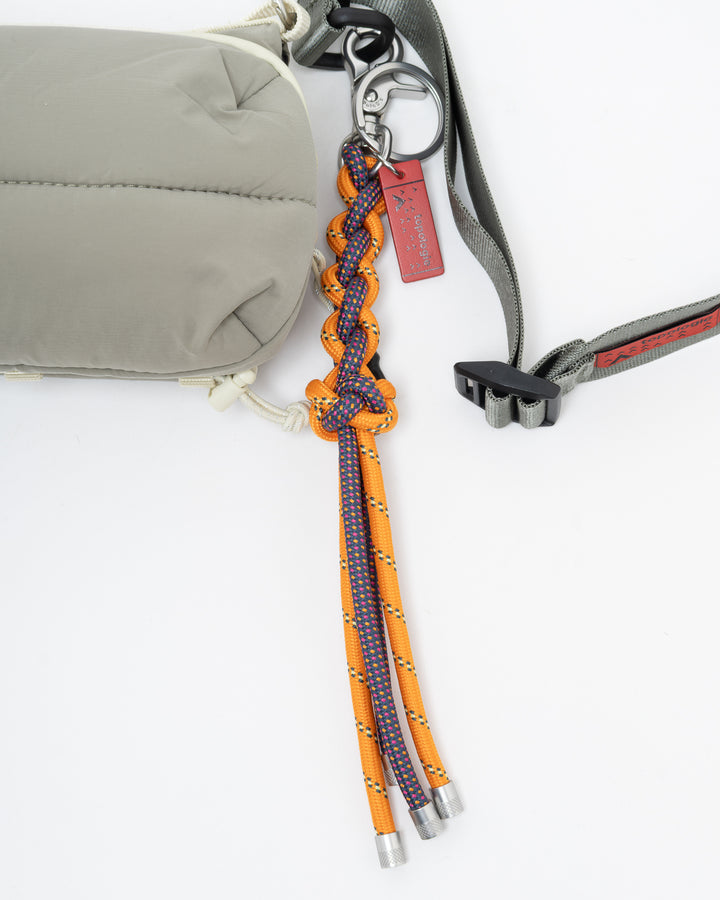 Topologie Bottle Sacoche Medium Moss Putty Silky Peach + Utility Sling Wide Woods Sinnet Keychain Arcade Orange