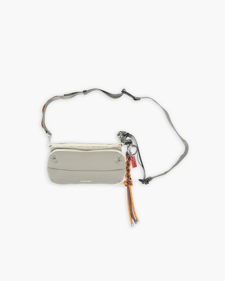 Topologie Bottle Sacoche Medium Moss Putty Silky Peach + Utility Sling Wide Woods Sinnet Keychain Arcade Orange