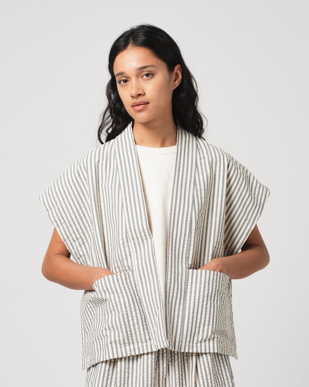 G.o.D Unagi Vest Belfast Seersucker Iron/Off-White