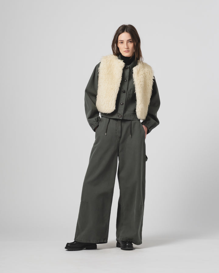 G.o.D Peak Vest Alaska Fluff Ecru