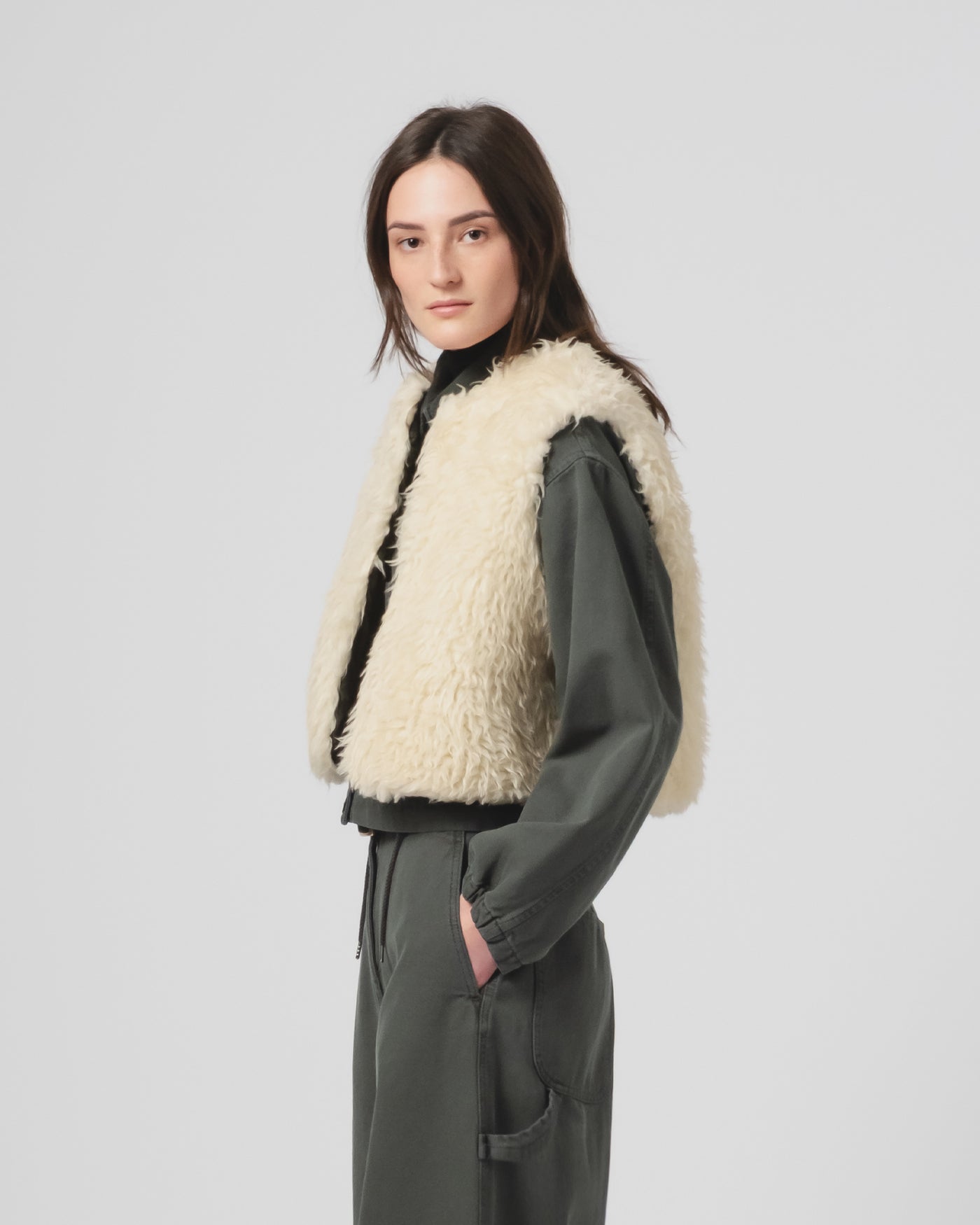 G.o.D Peak Vest Alaska Fluff Ecru