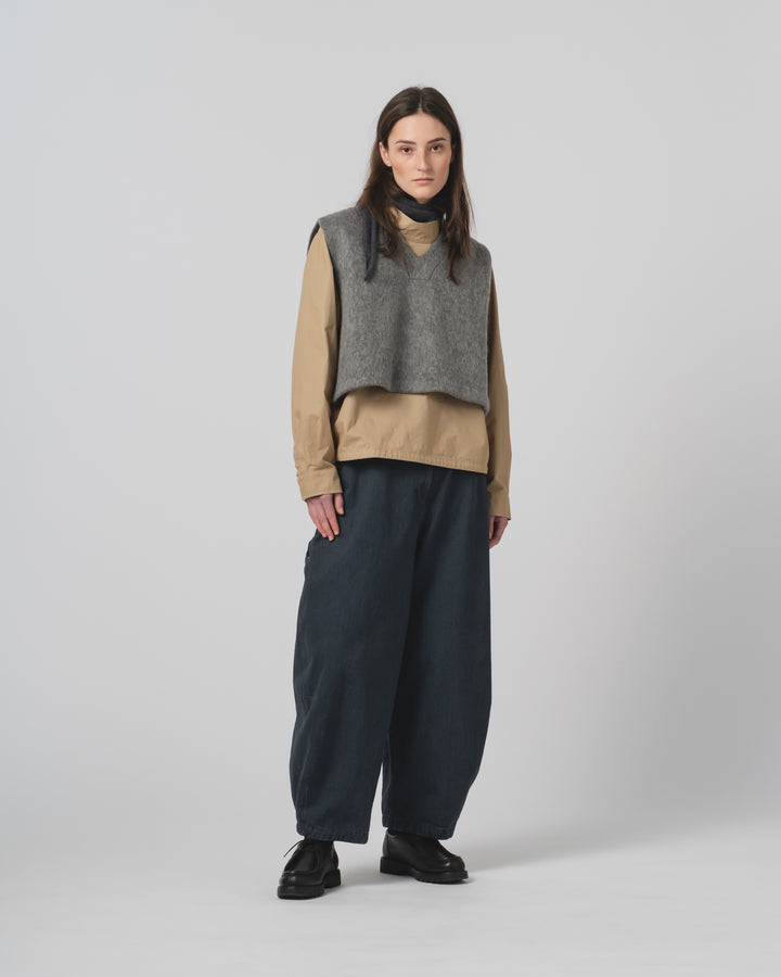 G.o.D Vee Vest Mohair Fleece Asphalt