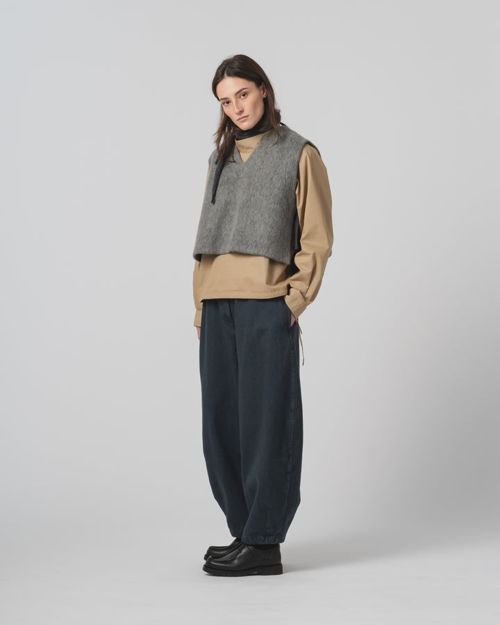 G.o.D Vee Vest Mohair Fleece Asphalt